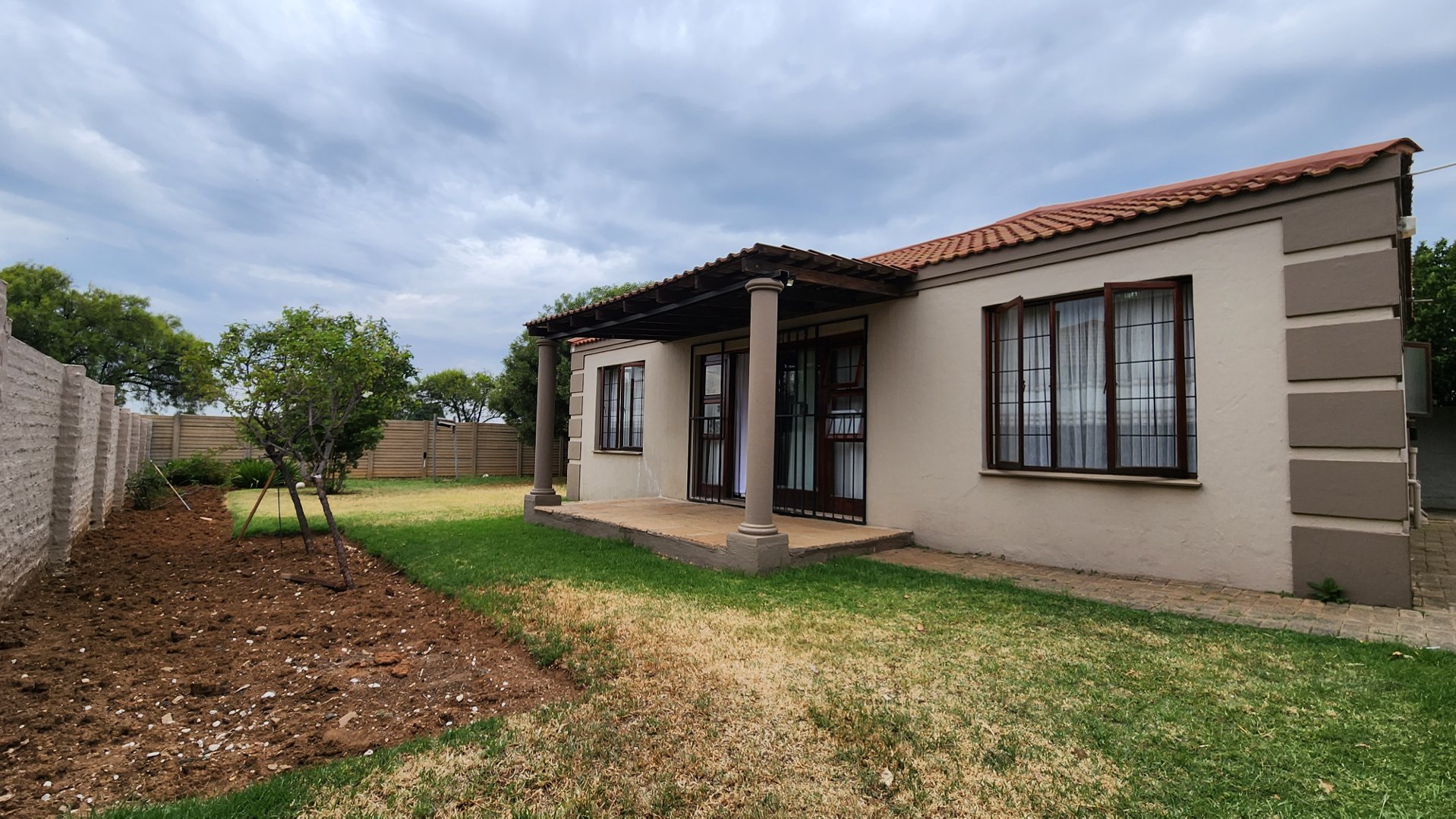 2 Bedroom Property for Sale in Langenhovenpark Free State